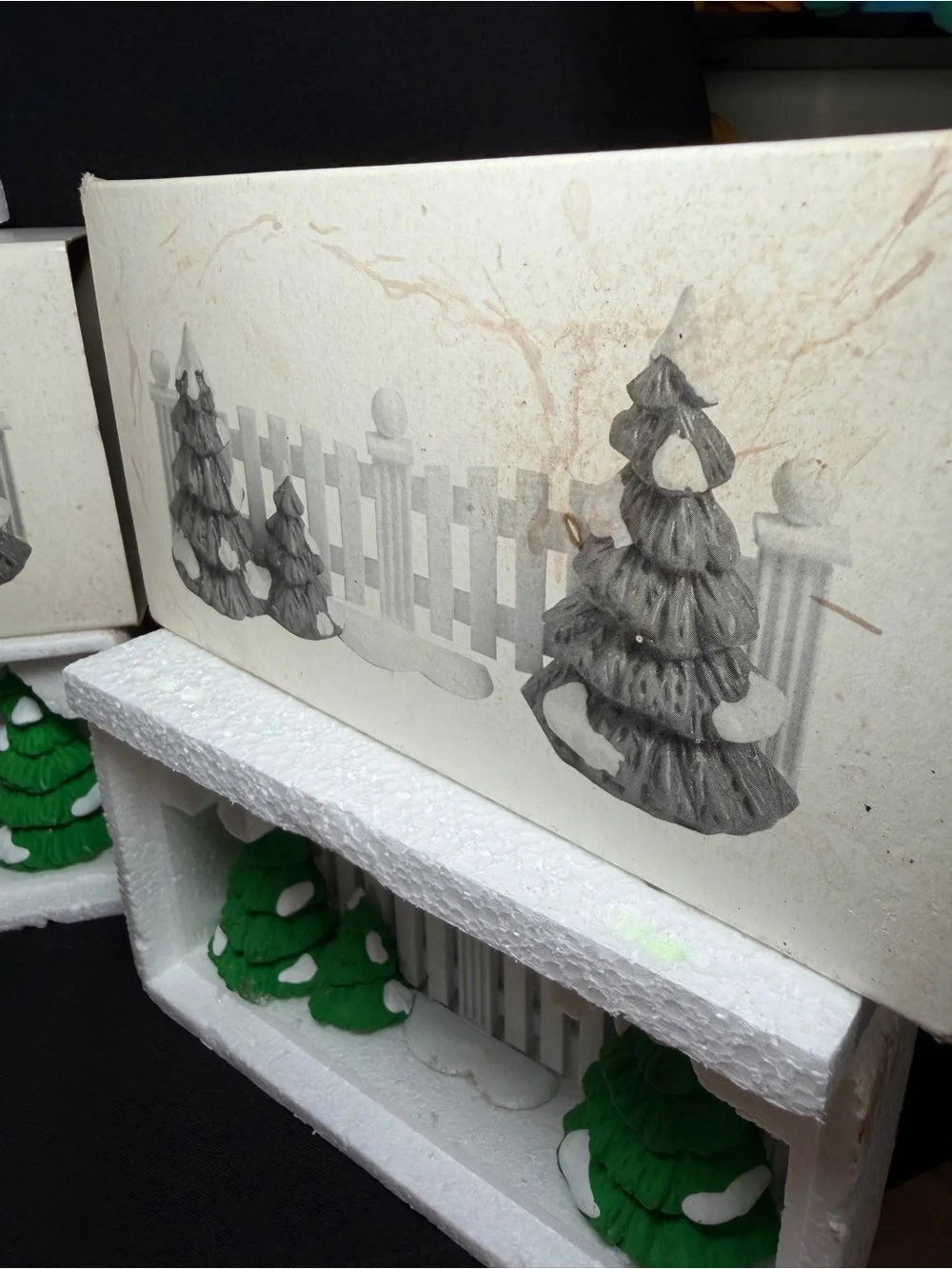Dept 56 Original Snow Village “Frosty Tree-Lined Picket Fence” Accessory #5207-8
